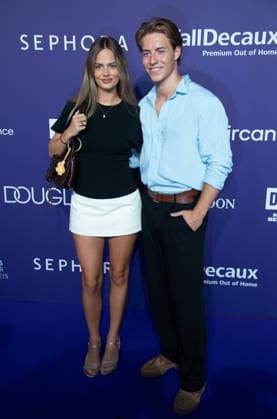 Paul BOEHME, Böhme, und Sara CRUMBLELEG, Influencer, Roter Teppich, Red Carpet Show, Purple Carpet, Ankunft, arrival, bei den DUFTSTARS 2026 - Deutscher Parfumpreis Verleihung des deutschen Parfumpreises DUFTSTARS durch die Fragrance Foundation am 18.06.2026, Rheinterrassen, Duesseldorf. *** Paul BOEHME, Böhme, and Sara CRUMBLELEG, influencers, Red Carpet, Red Carpet Show, Purple Carpet, Arrival, at the DUFTSTARS 2026 German Perfume Awards Ceremony hosted by the Fragrance Foundation on June 18, 2026, Rheinterrassen, Düsseldorf,detected_source_language