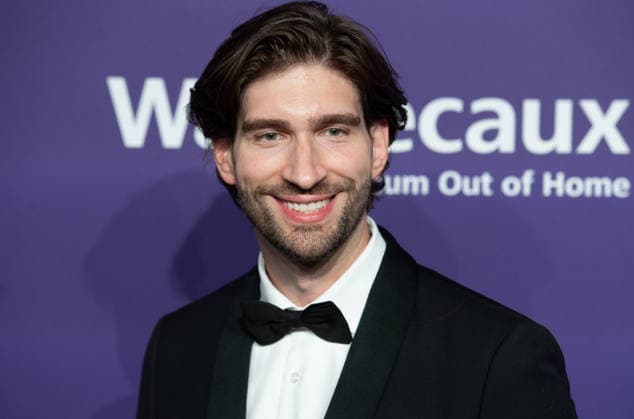 Philip DEML, Influencer Portraet, Porträt, Portrait, Angeschnittenes Einzelbild, Einzelmotiv, Roter Teppich, Red Carpet Show, Purple Carpet, Ankunft, arrival, bei den DUFTSTARS 2026 - Deutscher Parfumpreis Verleihung des deutschen Parfumpreises DUFTSTARS durch die Fragrance Foundation am 18.06.2026, Rheinterrassen, Duesseldorf. *** Philip DEML, Influencer Portrait, Portrait, Cropped Single Image, Single Subject, Red Carpet, Red Carpet Show, Purple Carpet, Arrival, at the DUFTSTARS 2026 German Perfume Awards Ceremony for the DUFTSTARS German Perfume Awards hosted by the Fragrance Foundation on June 18, 2026, Rheinterrassen, Düsseldorf,detected_source_language