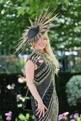 . 19 06 2026. London, United Kingdom. Racegoers arriving on day four of Royal Ascot, United Kingdom.  xStephenxLockx xi-Imagesx IIM-26840-0002