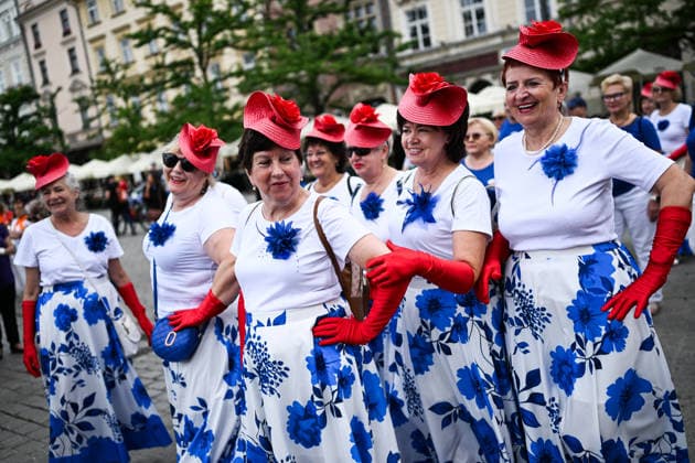 News Bilder des Tages Europe’s Largest Senior gathering in Poland KRAKOW, POLAND - JUNE 19 : Thousands of European elderly take part in a march to start the 13th International Senioralia which is the largest senior event in Europe at Krakow s UNESCO listed Main Square on June 19, 2026 in Krakow, Poland. The event, brings together over eight thousand participants from over two hundred Senior-Friendly Municipalities and eleven countries. Lectures on health, safety, law, economics, and senior engagement are planned for the day and closing the day with the oldest European DJ, the 88 years old DJ Wika. Omar Marques Anadolu Krakow Poland. Editorial use only. Please get in touch for any other usage.  Copyright: x2026xAnadoluxOmarxMarquesx