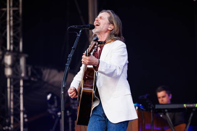 Espen Lind live at OverOslo 2026 Oslo, Norway. 18th, June 2026. The Norwegian singer and songwriter Espen Lund performs a live concert during the Norwegian music festival OverOslo 2026 in Oslo. Norway, Oslo  Copyright: xGonzalesxPhoto KetilxMartinsenx