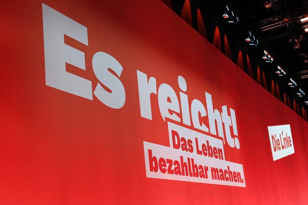 10. Bundesparteitag der Partei Die Linke am 19.06.2026 in der Metropolis Halle in Potsdam Logo Schriftzug: Die Linke - Es reicht! Das Leben bezahlbar machen. *** 10th National Party Convention of Die Linke on June 19, 2026, at the Metropolis Halle in Potsdam; Die Linke logo and slogan xRx