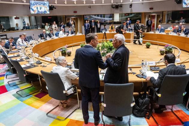 BRUSSELS - French Prime Minister Emmanuel Macron and European Commission President Antonio Costa at the start of the roundtable meeting on the second day of the European Council. The leaders of the EU countries are meeting to discuss, among other things, Ukraine and the Middle East. JONAS ROOSENS ANP netherlands out - belgium out  Copyright: xx x561422752x originalFilename: 561422752.jpg