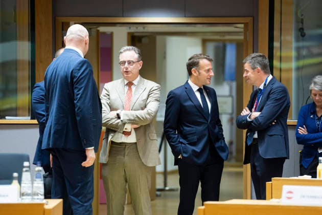 European Council - Day 2 Brussels, 19 06 2026 : European Council . Over a two-day summit, EU leaders will discuss key issues such as Europe s economic competitiveness, the EU s long-term budget, defence capabilities, Ukraine and the Middle East. Pix : Bart De Wever, Emmanuel Macron . Credit : Aurore Martignoni CC . Brussels Belgium  Copyright: xContentxCurationx AurorexMartignonix xCCx