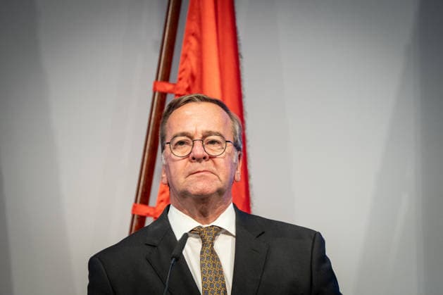 Abschlusspressekonferenz im Hamburger CCH -;Innenministerkonferenz IMK 2026 in Hamburg Ständige Konferenz der Innenministerinnen und Innenminister der Länder - Ständige Konferenz der Innenminister und -senatoren der Länder, Hamburg Hamburg Deutschland CCH *** Closing Press Conference at the CCH in Hamburg; Conference of Interior Ministers (IMK) 2026 in Hamburg; Standing Conference of the Interior Ministers of the Federal States; Standing Conference of the Interior Ministers and Senators of the Federal States, Hamburg, Germany, CCH,detected_source_language
