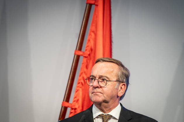 Abschlusspressekonferenz im Hamburger CCH -;Innenministerkonferenz IMK 2026 in Hamburg Ständige Konferenz der Innenministerinnen und Innenminister der Länder - Ständige Konferenz der Innenminister und -senatoren der Länder, Hamburg Hamburg Deutschland CCH *** Closing Press Conference at the CCH in Hamburg; Conference of Interior Ministers (IMK) 2026 in Hamburg; Standing Conference of the Interior Ministers of the Federal States; Standing Conference of the Interior Ministers and Senators of the Federal States, Hamburg, Germany, CCH,detected_source_language