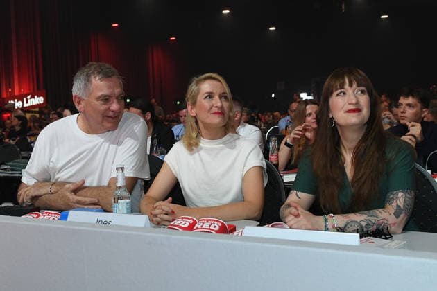 10. Bundesparteitag der Partei Die Linke am 19.06.2026 in der Metropolis Halle in Potsdam Jan van Aken ( Parteivorsitzender Die Linke ), links - Ines Schwerdtner ( Parteivorsitzende Die Linke ), mitte - Heidi Reichinnek ( Vorsitzende der Fraktion Die Linke im Bundestag ), rechts *** 10th National Party Convention of Die Linke on June 19, 2026, at the Metropolis Halle in Potsdam xRx