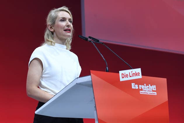 10. Bundesparteitag der Partei Die Linke am 19.06.2026 in der Metropolis Halle in Potsdam Ines Schwerdtner ( Parteivorsitzende Die Linke ) *** 10th National Party Convention of Die Linke on June 19, 2026, at the Metropolis Halle in Potsdam; Ines Schwerdtner, Party Chair of Die Linke,detected_source_language xRx