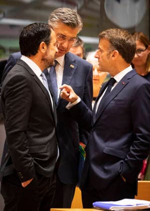 Nikos Christoulides (G), Andrej Plenkovic (M) et emmanuel Macron (D). European heads of state gathered on the second day of the European summit in the Belgian capital. - 19 06 2026 - Belgium Brussels Brussels -  NicolasxLandemardx xLexPictorium LePictorium_0336801