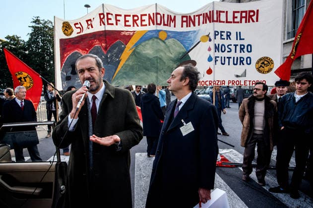 ˜Yes™ to the referendum to repeal the laws allowing nuclear power stations ROME, ITALY - NOVEMBER 7: Mario Capanna of Democrazia Proletaria and Guido Pollice of Democrazia Proletaria are taking part in the demonstration in support of a ˜Yes™ vote in the referendum to repeal the laws that allowed the siting of nuclear power stations on November 7, 1987 in Rome, Italy. Rome Italy Copyright: xStefanoxMontesix