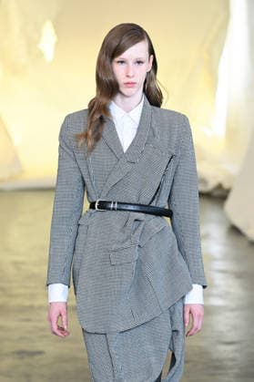 IPA85857194 - Milan, Milan Men™s Fashion Week Spring Summer 2027 - Men™s Fashion, Spring Summer 2027 - Martin Qad fashion show - pictured on the runway: Model  Copyright: xSimonaxChiocciax xSimonaxChiocciax 85857194
