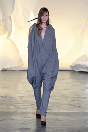 IPA85857196 - Milan, Milan Men™s Fashion Week Spring Summer 2027 - Men™s Fashion, Spring Summer 2027 - Martin Qad fashion show - pictured on the runway: Model  Copyright: xSimonaxChiocciax xSimonaxChiocciax 85857196
