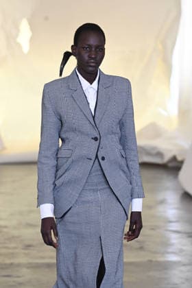IPA85857179 - Milan, Milan Men™s Fashion Week Spring Summer 2027 - Men™s Fashion, Spring Summer 2027 - Martin Qad fashion show - pictured on the runway: Model  Copyright: xSimonaxChiocciax xSimonaxChiocciax 85857179