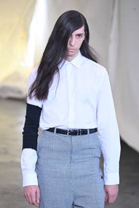 IPA85857181 - Milan, Milan Men™s Fashion Week Spring Summer 2027 - Men™s Fashion, Spring Summer 2027 - Martin Qad fashion show - model on the runway in the photo: Model  Copyright: xSimonaxChiocciax xSimonaxChiocciax 85857181