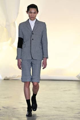 IPA85857191 - Milan, Milan Men™s Fashion Week Spring Summer 2027 - Men™s Fashion, Spring Summer 2027 - Martin Qad fashion show - pictured on the runway: Model  Copyright: xSimonaxChiocciax xSimonaxChiocciax 85857191
