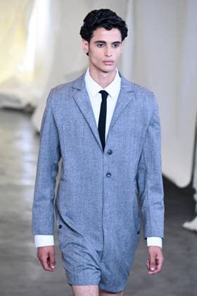 IPA85857212 - Milan, Milan Men™s Fashion Week Spring Summer 2027 - Men™s Fashion, Spring Summer 2027 - Martin Qad fashion show - model on the runway in the photo: Model  Copyright: xSimonaxChiocciax xSimonaxChiocciax 85857212