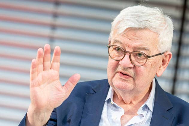 News Bilder des Tages Joschka Fischer EUR, Deutschland, Berlin, 19.06.2026: Joschka Fischer zur Eröffnung Hertie Summit Wir müssen reden. Über die Demokratie!? im Allianz Forum Berlin. *** Joschka Fischer, EUR, Germany, Berlin, June 19, 2026 Joschka Fischer at the opening of the Hertie Summit We Need to Talk About Democracy at the Allianz Forum Berlin,detected_source_language