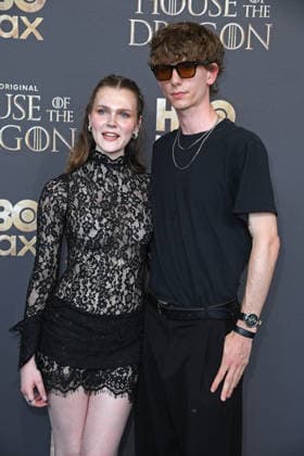 Lucy Hellenbrecht mit Freund Finn bei der Premiere von HOUSE OF THE DRAGON Staffel 3 im Kino International in Berlin am 19.06.2026 *** Lucy Hellenbrecht with her boyfriend Finn at the premiere of House of the Dragon Season 3 at the Kino International in Berlin on June 19, 2026 ,detected_source_language