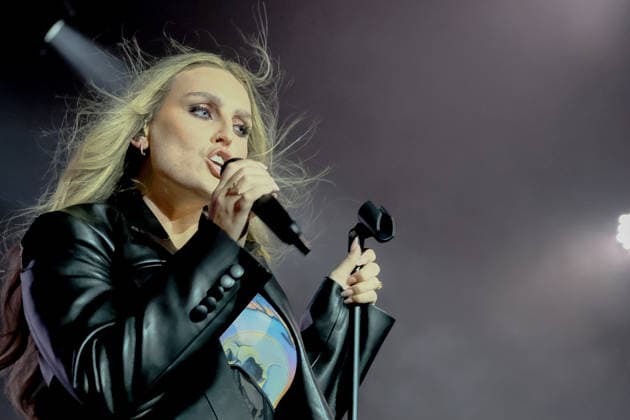 Perrie performs at the Isle of Wight festival in Newport, UK - 19 Jun 2026 English singer songwriter Perrie Louise Edwards known professionally as Perrie performing live on stage at the Isle of Wight festival. Her music career began when she auditioned for The X Factor UK, and joined the line up for Little Mix. She launched her career as a solo artist in 2024 Newport United Kingdom Copyright: xDawnxFletcher-Parkx xSOPAxImagesx DSCF4511