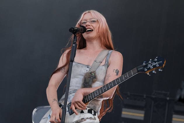 Wet Leg performs at the Isle of Wight festival in Newport, UK - 19 Jun 2026 British singer songwriter Rhian Louise Teasdale performing live on stage with Wet Leg at the Isle of Wight festival. Wet Leg are an English indie rock band from the Isle of Wight, founded in 2019. They won Best New Artist and Best British Group at the 2023 Brit Awards Newport United Kingdom Copyright: xDawnxFletcher-Parkx xSOPAxImagesx DSCF4450