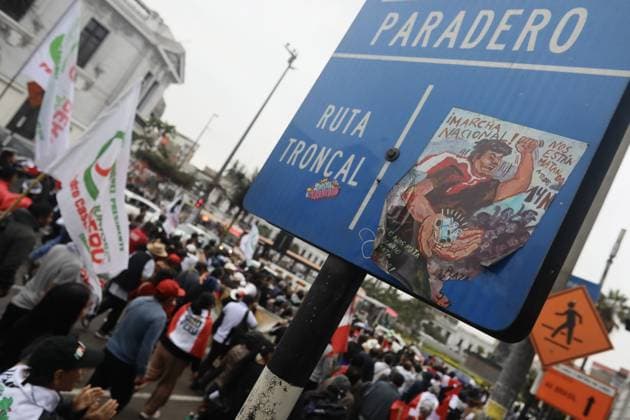 Supporters march with Roberto Sanchez in Lima amid vote count dispute LIMA, PERU - JUNE 19: Thousands of citizens march alongside presidential candidate Roberto Sanchez in Lima, Peru, on June 19, 2026. Sanchez joined the demonstration with supporters calling for transparency in the electoral process and backing claims raised by his political movement as the official vote count continues. The march took place amid questions over the vote tally and the handling of some electoral records. With 99.5 percent of ballots counted, Sánchez trails Keiko Fujimori by approximately 40,000 votes. Klebher Vasquez Anadolu Lima Peru. Editorial use only. Please get in touch for any other usage.  Copyright: x2026xAnadoluxKlebherxVasquezx