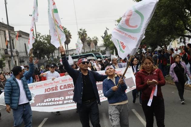Supporters march with Roberto Sanchez in Lima amid vote count dispute LIMA, PERU - JUNE 19: Thousands of citizens march alongside presidential candidate Roberto Sanchez in Lima, Peru, on June 19, 2026. Sanchez joined the demonstration with supporters calling for transparency in the electoral process and backing claims raised by his political movement as the official vote count continues. The march took place amid questions over the vote tally and the handling of some electoral records. With 99.5 percent of ballots counted, Sánchez trails Keiko Fujimori by approximately 40,000 votes. Klebher Vasquez Anadolu Lima Peru. Editorial use only. Please get in touch for any other usage.  Copyright: x2026xAnadoluxKlebherxVasquezx