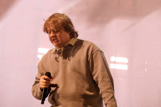 Lewis Capaldi, performs live on stage at the Isle of Wight festival in Newport, UK -19 Jun 2026 Scottish singer songwriter Lewis Marc Capaldi, known professionally as Lewis Capaldi, performs live on stage at the Isle of Wight festival. His single Someone You Loved topped the UK Singles Chart where it remained for seven weeks, and it was nominated at the 62nd Annual Grammy Awards for Song of the Year Newport United Kingdom Copyright: xDawnxFletcher-Parkx xSOPAxImagesx DSCF4779