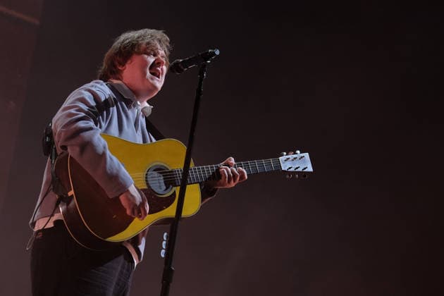 Lewis Capaldi, performs live on stage at the Isle of Wight festival in Newport, UK -19 Jun 2026 Scottish singer songwriter Lewis Marc Capaldi, known professionally as Lewis Capaldi, performs live on stage at the Isle of Wight festival. His single Someone You Loved topped the UK Singles Chart where it remained for seven weeks, and it was nominated at the 62nd Annual Grammy Awards for Song of the Year Newport United Kingdom Copyright: xDawnxFletcher-Parkx xSOPAxImagesx DSCF4826