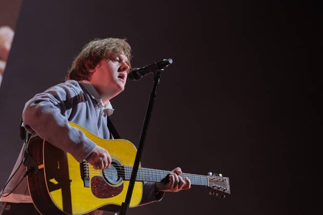 Lewis Capaldi, performs live on stage at the Isle of Wight festival in Newport, UK -19 Jun 2026 Scottish singer songwriter Lewis Marc Capaldi, known professionally as Lewis Capaldi, performs live on stage at the Isle of Wight festival. His single Someone You Loved topped the UK Singles Chart where it remained for seven weeks, and it was nominated at the 62nd Annual Grammy Awards for Song of the Year Newport United Kingdom Copyright: xDawnxFletcher-Parkx xSOPAxImagesx DSCF4845