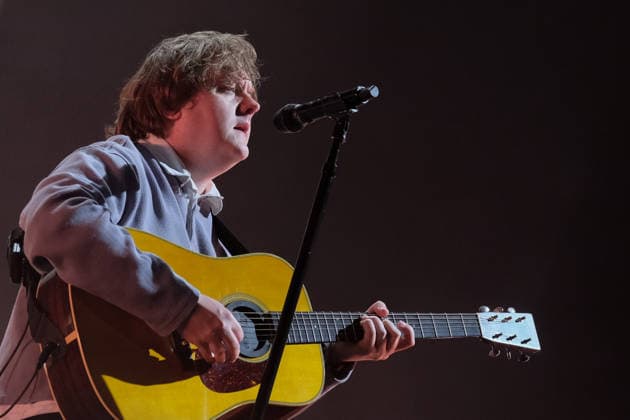 Lewis Capaldi, performs live on stage at the Isle of Wight festival in Newport, UK -19 Jun 2026 Scottish singer songwriter Lewis Marc Capaldi, known professionally as Lewis Capaldi, performs live on stage at the Isle of Wight festival. His single Someone You Loved topped the UK Singles Chart where it remained for seven weeks, and it was nominated at the 62nd Annual Grammy Awards for Song of the Year Newport United Kingdom Copyright: xDawnxFletcher-Parkx xSOPAxImagesx DSCF4847