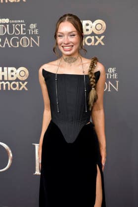 Mariattma Jadie bei der Premiere der 3. Staffel der Sky Now Serie House of the Dragon im Kino International. Berlin, 19.06.2026 *** Mariattma Jadie at the premiere of Season 3 of the Sky Now series House of the Dragon at Kino International in Berlin, June 19, 2026,detected_source_language Foto:xM.xBehrensx xFuturexImagex dragon_berlin_6602