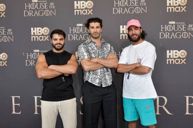 Mohammad Eliraqui, Mohamed Kanj Khamis und Soufiane El Mesaudi bei der Premiere der 3. Staffel der Sky Now Serie House of the Dragon im Kino International. Berlin, 19.06.2026 *** Mohammad Eliraqui, Mohamed Kanj Khamis, and Soufiane El Mesaudi at the premiere of Season 3 of the Sky Now series House of the Dragon at Kino International in Berlin, June 19, 2026,detected_source_language Foto:xM.xBehrensx xFuturexImagex dragon_berlin_6649