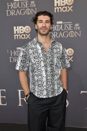 Mohamed Kanj Khamis bei der Premiere der 3. Staffel der Sky Now Serie House of the Dragon im Kino International. Berlin, 19.06.2026 *** Mohamed Kanj Khamis at the premiere of Season 3 of the Sky Now series House of the Dragon at Kino International in Berlin, June 19, 2026,detected_source_language Foto:xM.xBehrensx xFuturexImagex dragon_berlin_6651