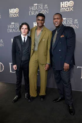 Harry Collett, Clinton Liberty und Abubakar Salim bei der Premiere der 3. Staffel der Sky Now Serie House of the Dragon im Kino International. Berlin, 19.06.2026 *** Harry Collett, Clinton Liberty, and Abubakar Salim at the premiere of Season 3 of the Sky Now series House of the Dragon at Kino International in Berlin, June 19, 2026,detected_source_language Foto:xM.xBehrensx xFuturexImagex dragon_berlin_6666