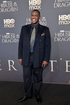 Abubakar Salim bei der Premiere der 3. Staffel der Sky Now Serie House of the Dragon im Kino International. Berlin, 19.06.2026 *** Abubakar Salim at the premiere of Season 3 of the Sky Now series House of the Dragon at Kino International in Berlin, June 19, 2026,detected_source_language Foto:xM.xBehrensx xFuturexImagex dragon_berlin_6679