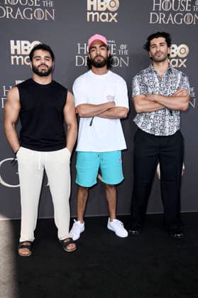 Mohammad Eliraqui, Soufiane El Mesaudi und Mohamed Kanj Khamis bei der Premiere der 3. Staffel der Sky Now Serie House of the Dragon im Kino International. Berlin, 19.06.2026 *** Mohammad Eliraqui, Soufiane El Mesaudi, and Mohamed Kanj Khamis at the premiere of Season 3 of the Sky Now series House of the Dragon at Kino International in Berlin, June 19, 2026,detected_source_language Foto:xN.xKubelkax xFuturexImagex dragon_berlin_6722