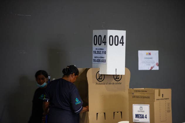 June 19, 2026, Bogota, Bogota D.C, Colombia: Colombia s biggest voting place is prepared prior to the 2026 runoff of the presidential elections on June 19, 2026 in Bogota, Colombia. Colombians vote on june 21, 2026 between a hard-right lawyer that faces against a left-wing senator. Bogota Colombia - ZUMAvp1_ 20260619_zia_vp1_008 Copyright: xSebastianxBarrosx