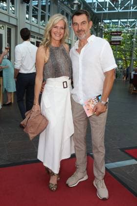 Bianca Karsten and Sven Vogt at the premiere of the comedy Höchste Zeit, Comedy at the Winterhuder Fährhaus. This musical comedy, featuring hits from the ’70s through the ’90s, follows four women going through menopause who, on the eve of a wedding, grapple with the big questions about love, marriage, and the perfect partner, Hamburg, June 19, 2026,detected_source_language