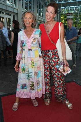 Katja Wolff and Franziska Becker at the premiere of the comedy Höchste Zeit, Comedy at the Winterhuder Fährhaus. This musical comedy, featuring hits from the ’70s through the ’90s, follows four women going through menopause who, on the eve of a wedding, grapple with the big questions about love, marriage, and the perfect partner, Hamburg, June 19, 2026,detected_source_language