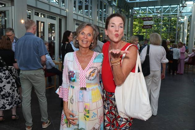 Bianca Karsten and Sven Vogt at the premiere of the comedy Höchste Zeit, Comedy at the Winterhuder Fährhaus. This musical comedy, featuring hits from the ’70s through the ’90s, follows four women going through menopause who, on the eve of a wedding, grapple with the big questions about love, marriage, and the perfect partner, Hamburg, June 19, 2026,detected_source_language