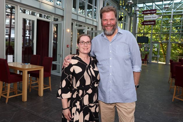 Actor Tetje Mierendorf with his wife Cornelia at the premiere of the comedy Höchste Zeit, Comedy Winterhuder Fährhaus