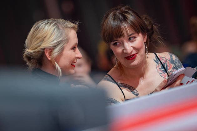 Ines Schwerdtner, Parteivorsitzende, Heidi Reichinnek, Fraktionsvorsitzende im Bundestag (von links);Bundesparteitag Die Linke in Potsdam - Potsdamer Parteitag 2026, Potsdam Brandenburg Deutschland Metropolis-Halle *** Ines Schwerdtner, party chair; Heidi Reichinnek, parliamentary group leader in the Bundestag; from left
