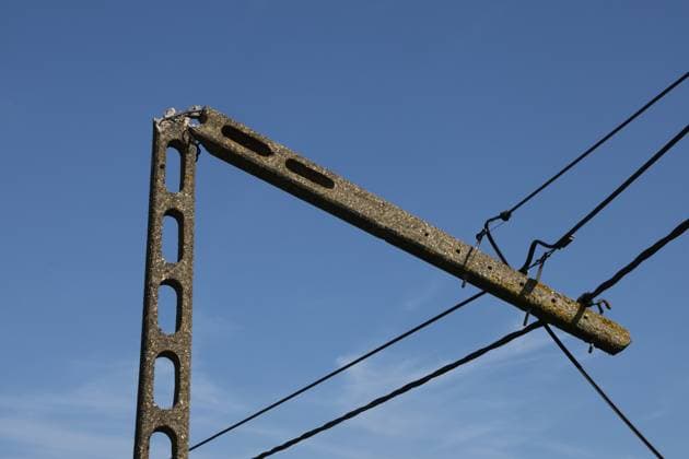 A broken electricity pole pictured in Huise, Kruisem, after last nights thunderstorm, Saturday 20 June 2026. Like many European countries, Belgium is experiencing an unusually hot spell for this time of year. The Belgian Royal Meteorological Institute (KMI) issued a code orange warning for heat and severe thunderstorms.  NICOLASxMAETERLINCK 178436681