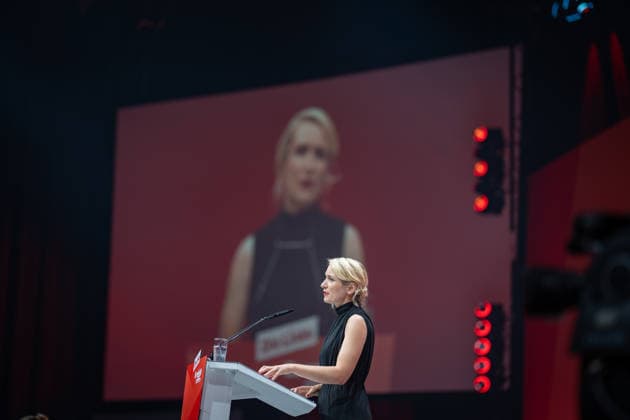 Ines Schwerdtner, Parteivorsitzende, hält eine Rede zum Abschied ihres Co-Vorsitzenden;Bundesparteitag Die Linke in Potsdam - Potsdamer Parteitag 2026, Potsdam Brandenburg Deutschland Metropolis-Halle *** Ines Schwerdtner, party chair, delivers a farewell speech to her co-chair at the federal party convention of Die Linke in Potsdam; 2026 Potsdam Party Convention, Potsdam, Brandenburg, Germany; Metropolis Halle,detected_source_language