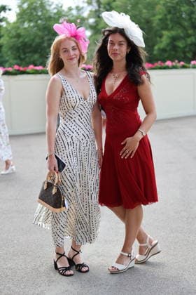 . 20 06 2026. Ascot , United Kingdom. Racegoers arriving for the final day of Royal Ascot, United Kingdom.  xStephenxLockx xi-Imagesx IIM-26841-0010