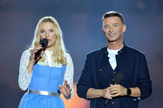 ORF Wenn die Musi spielt . Sängerin Stefanie Hertel und Moderator Marco Ventre während der Generalprobe zum Musik Open Air Wenn die Musi spielt am 19.06.2026 in Bad Kleinkirchheim. 20260619SBK0283 *** ORF Wenn die Musi spielt