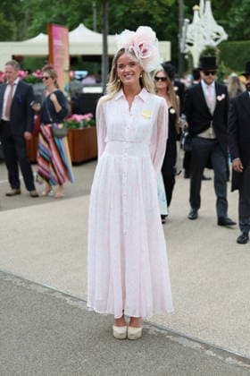 . 20 06 2026. Ascot , United Kingdom. Racegoers arriving for the final day of Royal Ascot, United Kingdom.  xStephenxLockx xi-Imagesx IIM-26841-0052