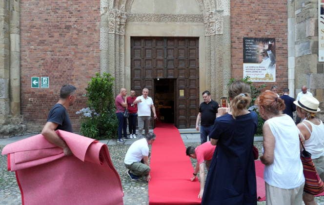 IPA85876778 - Pavia, June 20, 2026—Everything is ready for Pope Leo XIV’s arrival in Pavia; pictured here in front of the Basilica of Sant Pietro in Cel D’Oro  Copyright: xDuilioxPiaggesix xDuilioxPiaggesix 85876778