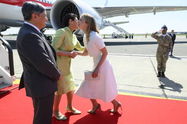 Crown Princess Elisabeth welcomes Japanese Emperor Naruhito and Japanese Empress Masako upon the arrival at Melsbroek military airport for an official state visit of the Japanese Emperor and Empress to Belgium, on Saturday 20 June 2026, in Brussels. The Emperor and Empress of Japan visit Belgium from June 20-25.  POOLxPHILIPxREYNAERS 178446543