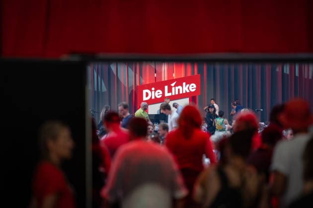 Blick in den Veranstaltungssaal in Potsdam-Babelsberg;Bundesparteitag Die Linke in Potsdam - Potsdamer Parteitag 2026, Potsdam Brandenburg Deutschland Metropolis-Halle *** View of the event hall in Potsdam-Babelsberg; The Left Partys Federal Party Convention in Potsdam; 2026 Potsdam Party Convention, Potsdam, Brandenburg, Germany; Metropolis Hall,detected_source_language